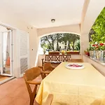 Apartment Buco